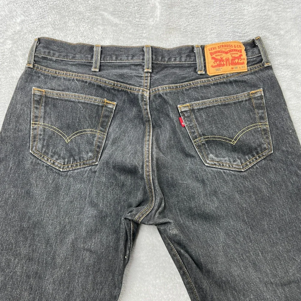 Levi's 501 Original Fit Jeans Size 38 Washed‎ Black Mens Straight Leg Button Fly